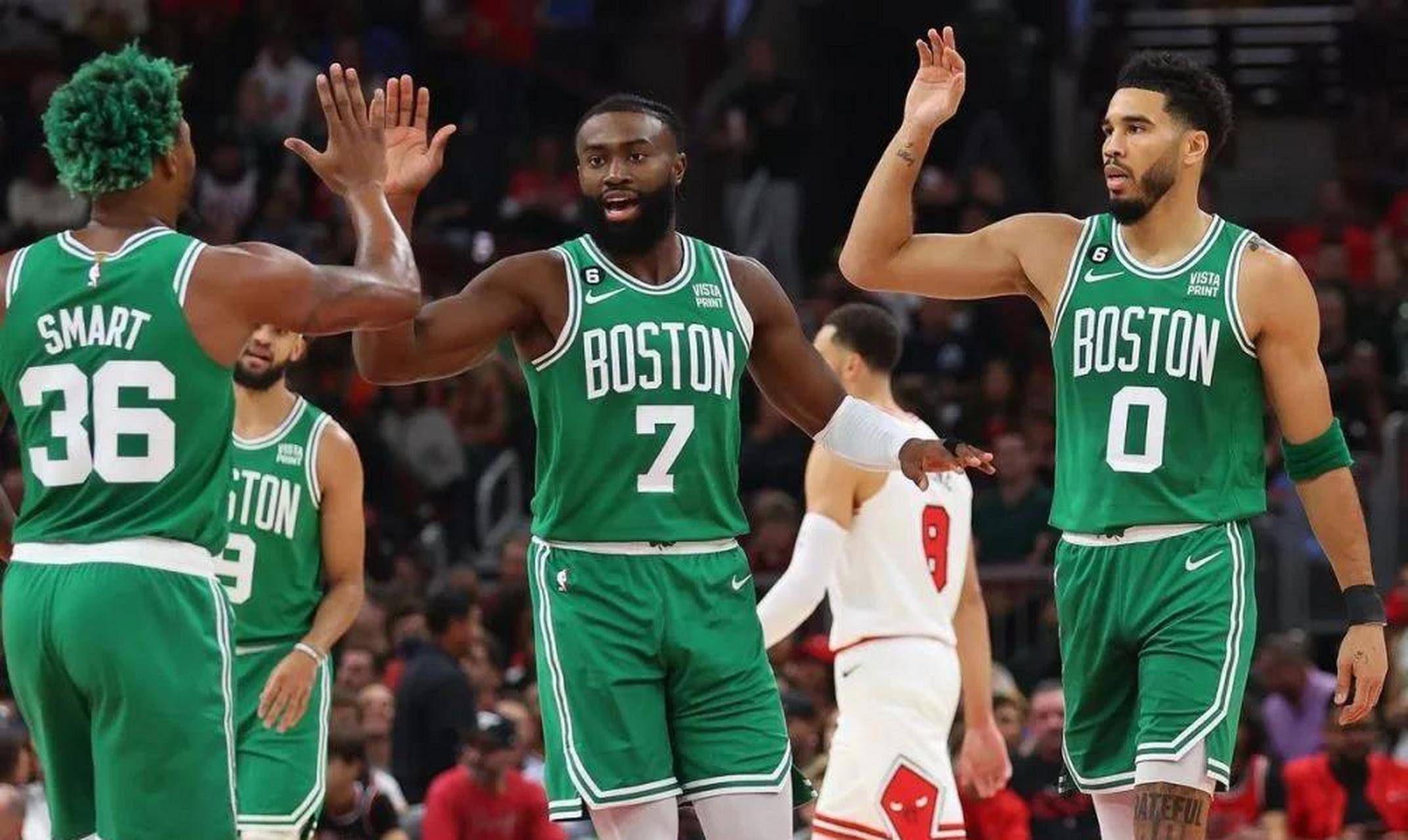 开云全站-包含赛前NBA常规赛焦点战，波士顿凯尔特人官宣签约，震撼外界，团队化学反应显著的词条